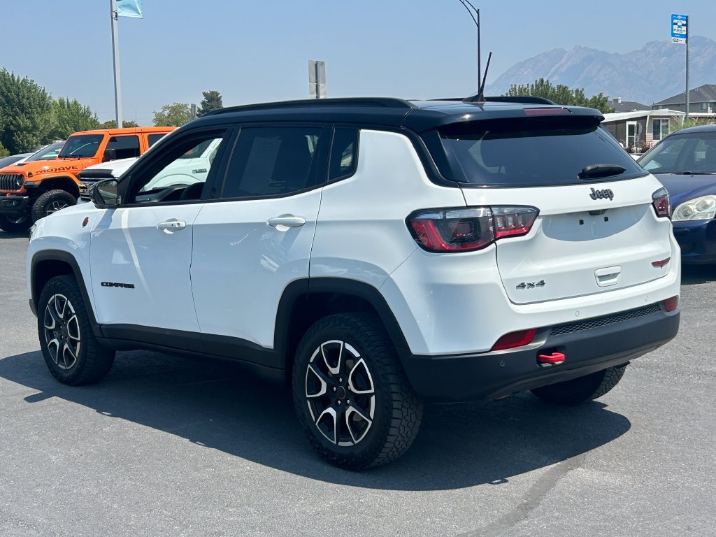 Used 2025 Jeep Compass Trailhawk AWD/4WD image 8