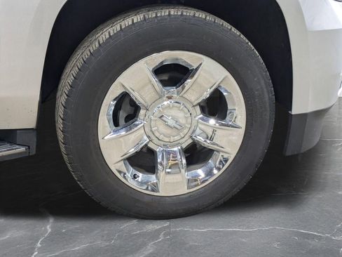 Used 2019 Chevrolet Suburban Premier AWD/4WD image 31