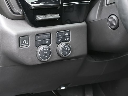 Used 2024 Chevrolet Silverado 1500 ZR2 w/ Technology Package image 22