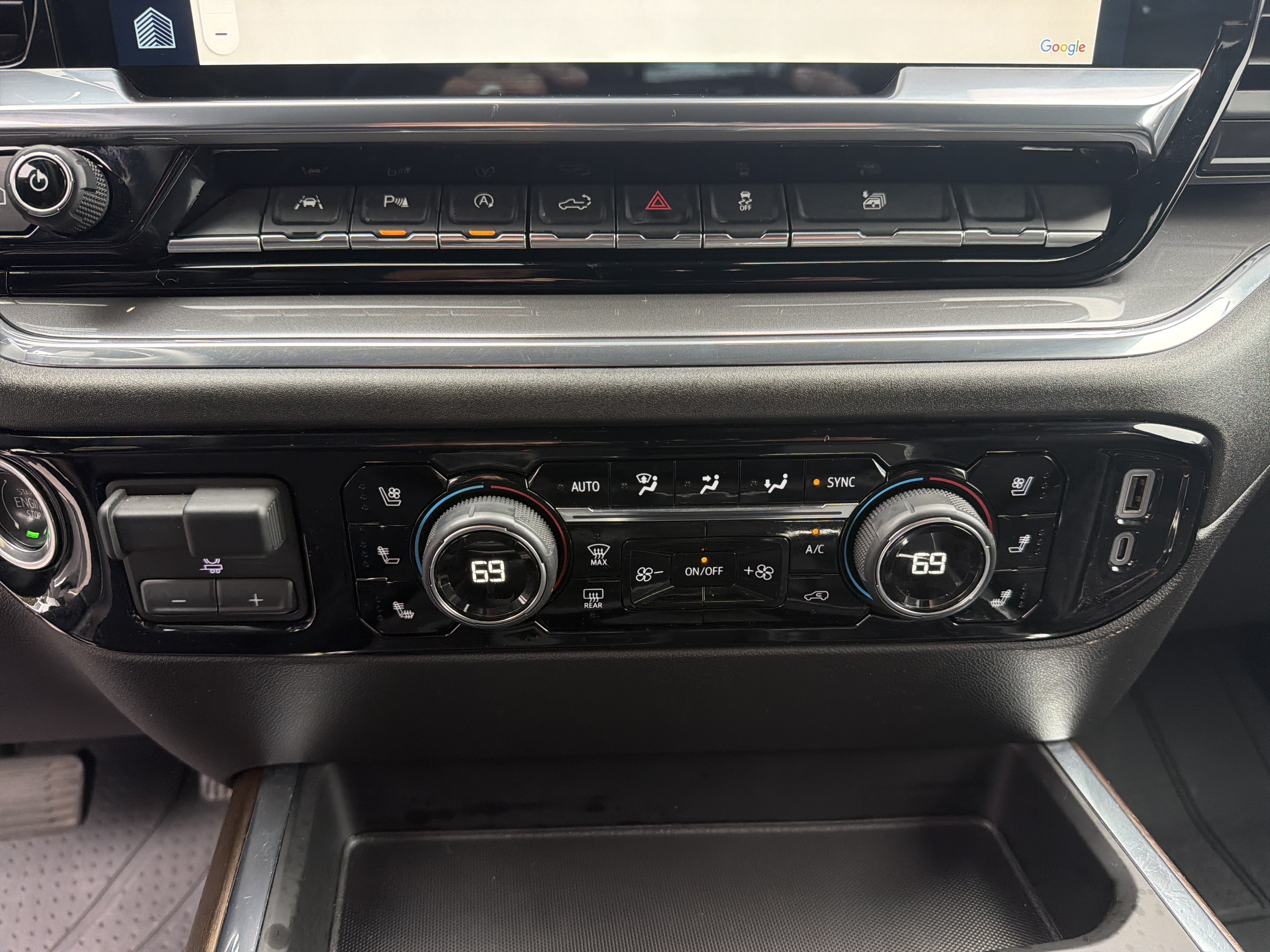 Used 2023 Chevrolet Silverado 1500 High Country w/ Technology Package AWD/4WD image 24
