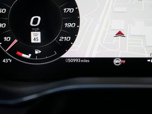 Used 2022 Jaguar F-PACE SVR image 55