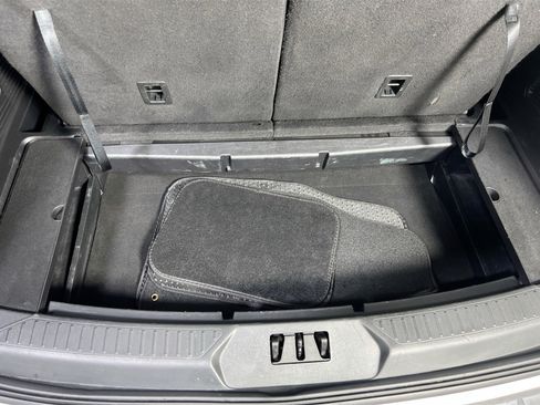 Used 2022 Ford Explorer XLT AWD/4WD image 24