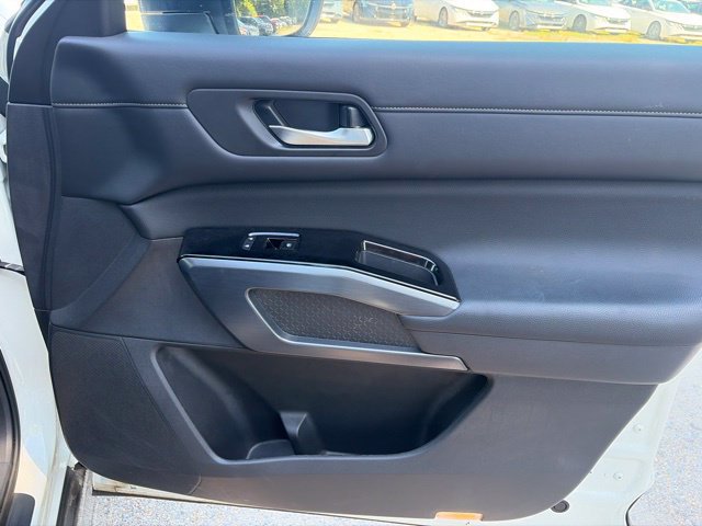 Used 2022 Nissan Pathfinder SL w/ SL Premium Package FWD image 14