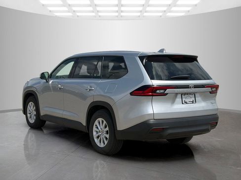 Used 2025 Toyota Grand Highlander FWD image 5