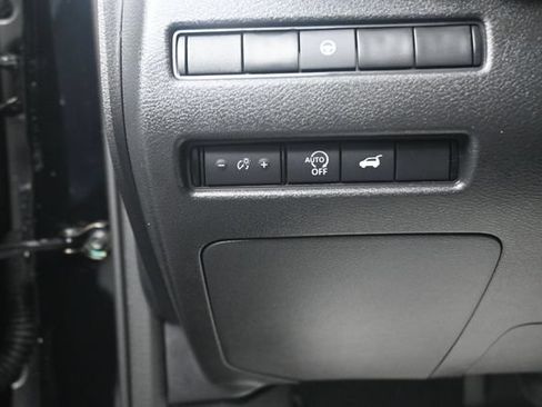 Used 2026 Nissan Rogue SL AWD/4WD image 12