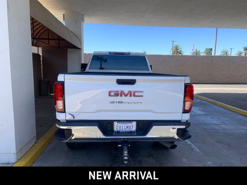 Certified 2025 GMC Sierra 3500 Pro AWD/4WD image 5