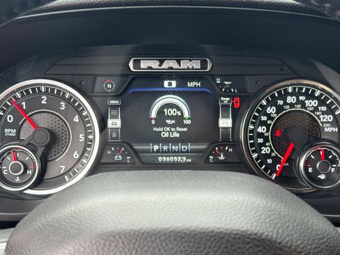 Used 2024 RAM 2500 Big Horn w/ Night Edition AWD/4WD image 27