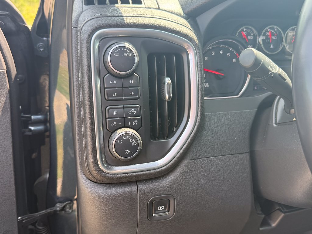 Certified 2020 Chevrolet Silverado 1500 RST AWD/4WD image 17
