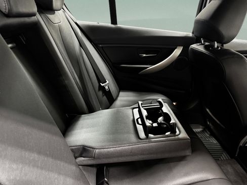 Used 2017 BMW 320i Sedan image 25