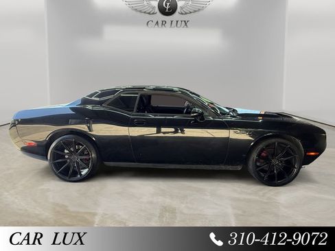 Used 2016 Dodge Challenger SXT RWD image 6