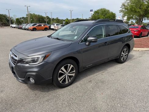 Used 2019 Subaru Outback 3.6R Limited AWD/4WD image 12