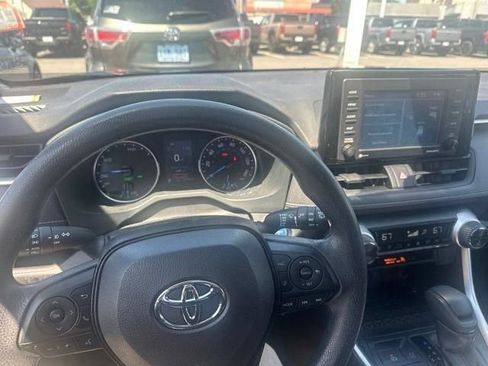 Used 2020 Toyota RAV4 XLE w/ Convenience Package AWD/4WD image 4