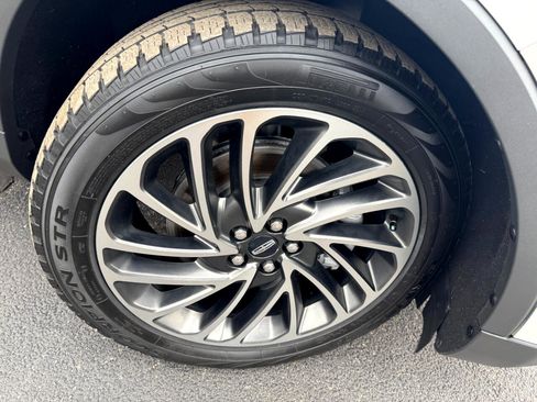 Used 2019 Lincoln Nautilus Reserve w/ Drivers Assistance Package image 27