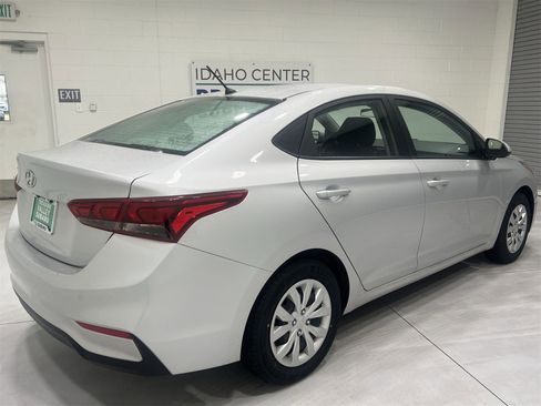Used 2021 Hyundai Accent SE image 8