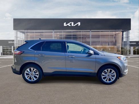 Used 2024 Ford Edge Titanium image 9