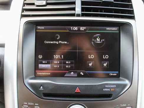 Used 2013 Ford Edge SEL AWD/4WD image 18