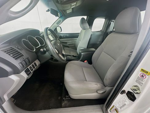 Used 2014 Toyota Tacoma 2WD Access Cab w/ Convenience Package image 13