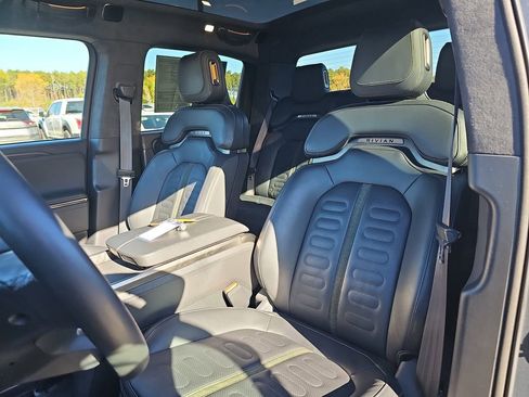 Used 2022 Rivian R1T Launch Edition image 20