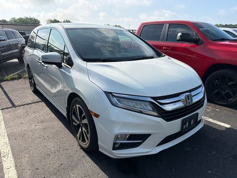 Used 2019 Honda Odyssey Touring image 3
