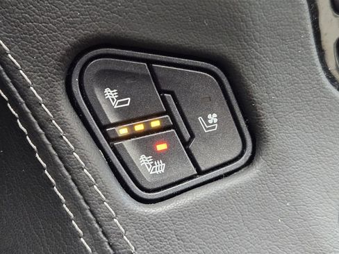 Used 2018 GMC Yukon SLT w/ Open Road Package image 12