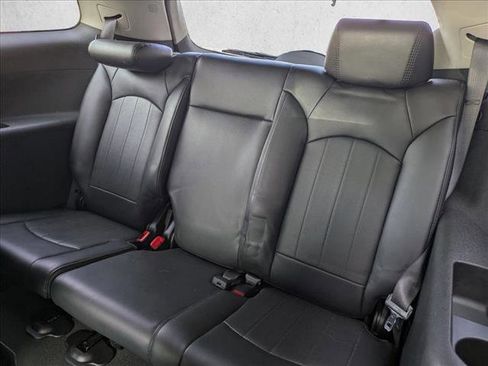 Used 2008 Buick Enclave CXL image 19