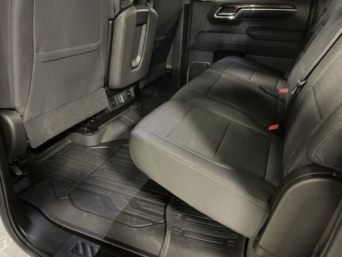 Used 2024 GMC Sierra 1500 SLE image 11