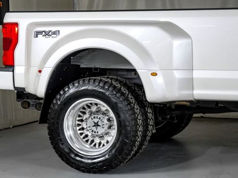 Used 2017 Ford F350 Lariat w/ Lariat Ultimate Package image 6