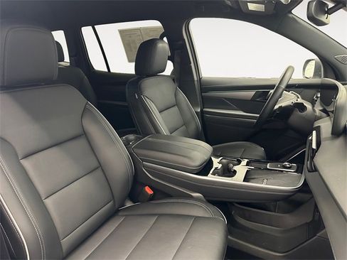 Used 2025 Buick Enclave Preferred image 15