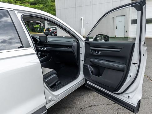 Used 2024 Honda CR-V EX image 16