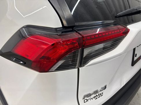 Used 2019 Toyota RAV4 LE w/ All Weather Liner Package AWD/4WD image 34