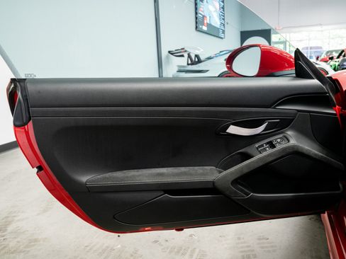 Used 2020 Porsche 718 Cayman GT4 RWD image 40