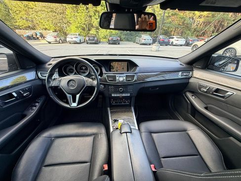 Used 2016 Mercedes-Benz E 350 Sedan image 2