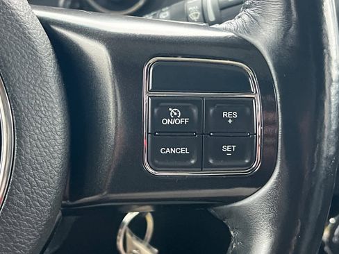 Used 2017 Jeep Wrangler Unlimited Sahara image 28