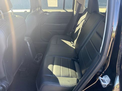 Used 2017 Jeep Patriot High Altitude AWD/4WD image 10
