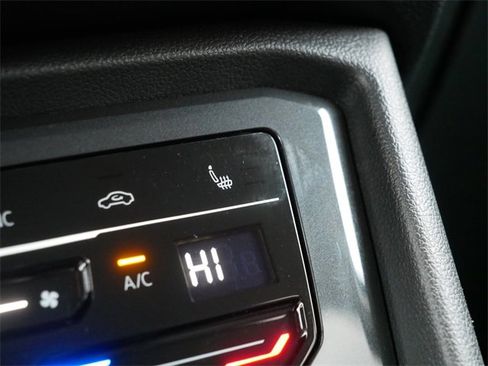 Certified 2023 Volkswagen Tiguan SE image 34