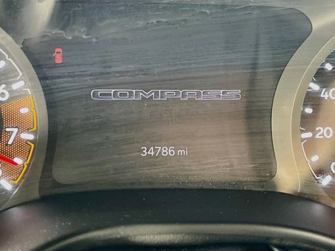 Used 2022 Jeep Compass Latitude AWD/4WD image 12