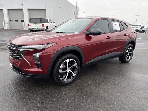 Used 2024 Chevrolet Trax RS w/ Sunroof Package image 5