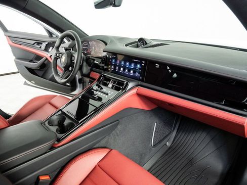 New 2026 Porsche Panamera 4 E-Hybrid image 25