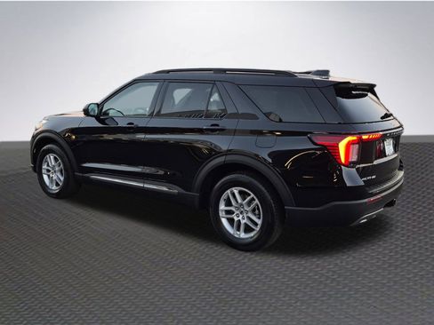 New 2025 Ford Explorer Active w/ Active Comfort Package image 5