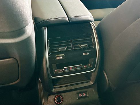 New 2026 BMW ALPINA XB7 image 19