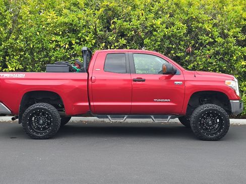 Used 2017 Toyota Tundra SR5 w/ TRD Off Road Package AWD/4WD image 3
