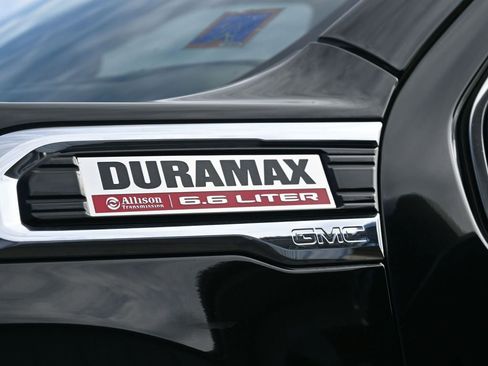 Used 2021 GMC Sierra 2500 Denali w/ Denali Black Diamond Edition image 17