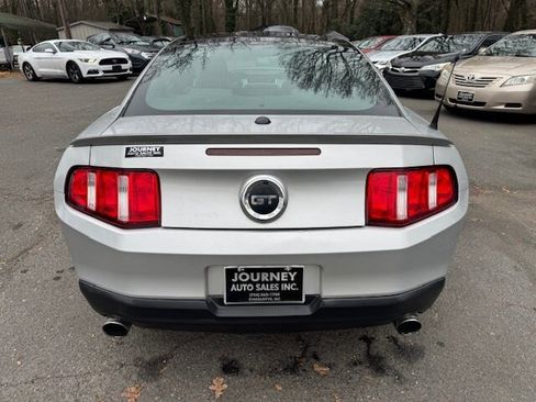 Used 2010 Ford Mustang GT Premium image 3