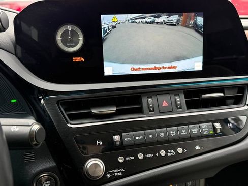 Certified 2023 Lexus ES 250 w/ Premium Package image 22