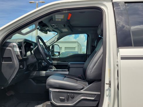 Used 2024 Ford F250 Lariat w/ Lariat Ultimate Package AWD/4WD image 18