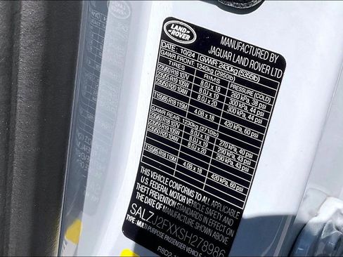 Used 2025 Land Rover Range Rover Evoque S image 19