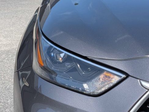 Used 2022 Toyota Highlander XLE FWD image 9