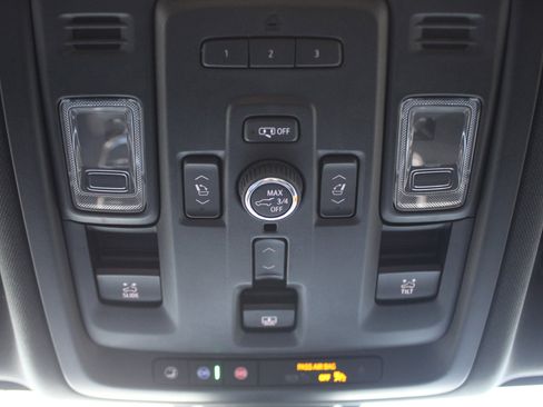 Used 2021 GMC Yukon AT4 image 34