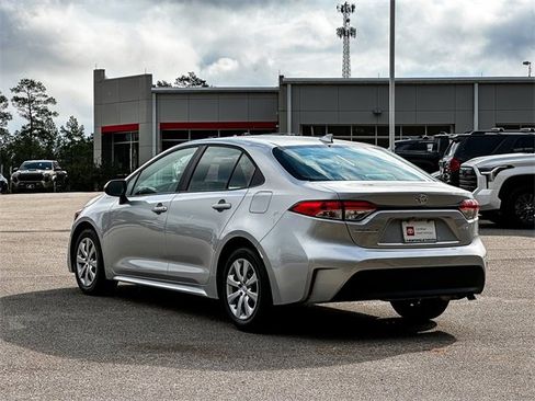 Certified 2025 Toyota Corolla LE image 6