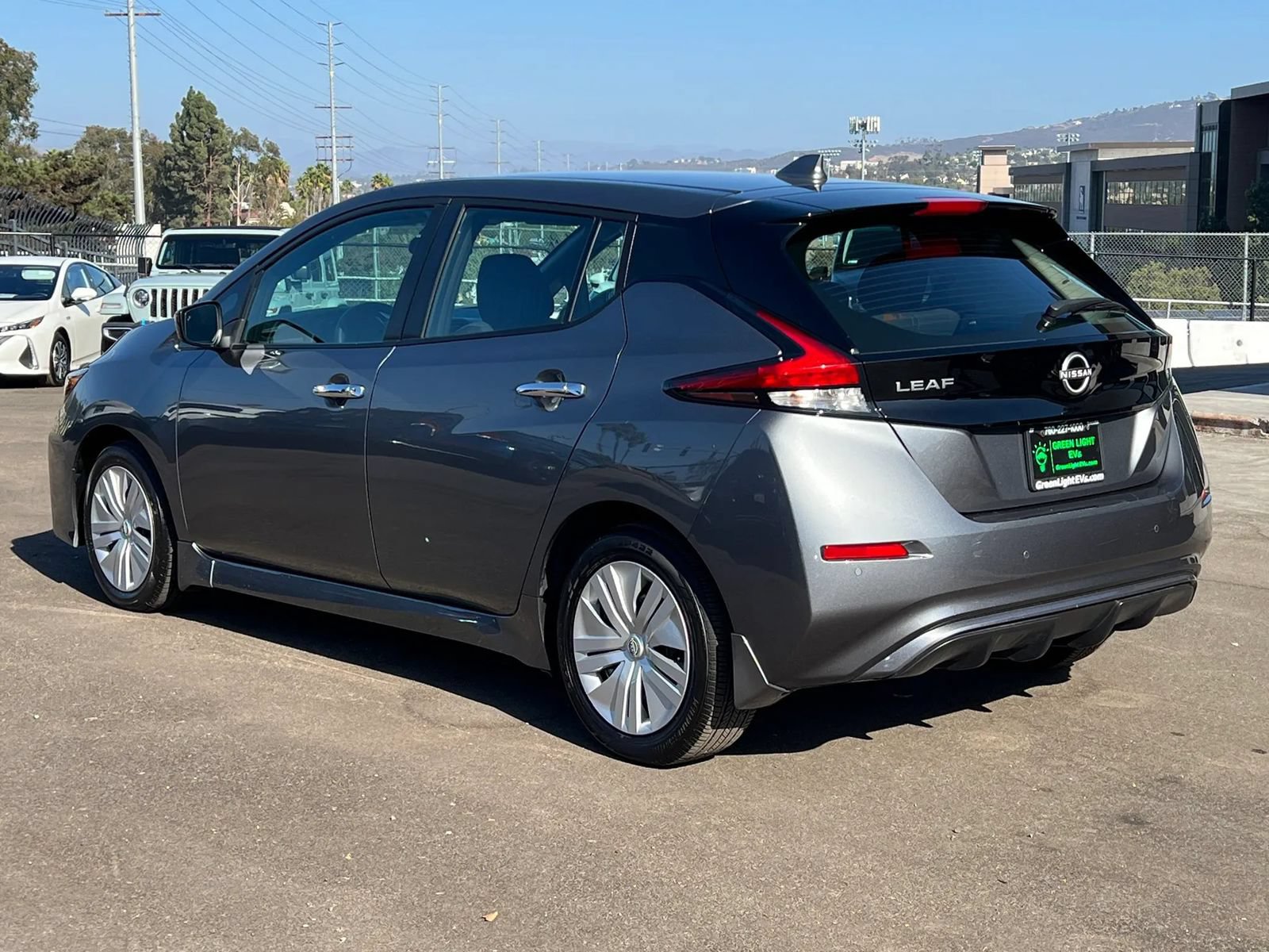 Used 2025 Nissan Leaf S FWD image 7